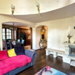 35008211_240607344_hd