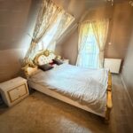 35008211_240607384_hd