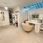 35008211_240607385_hd